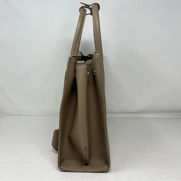 Samantha Thavasa Taupe Tote Bag - Picture 5 of 16